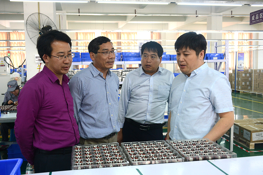 北京科技大学惠希东教授到中赫非晶科技参观交流